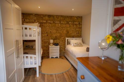 Jumble Cottage 4 Bed Home In Seaview