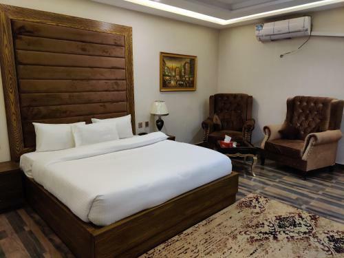 Royal Mansion Hotel