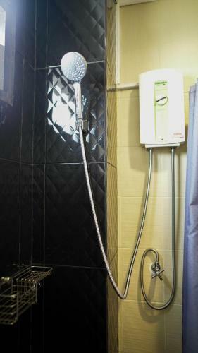 Hotel Roomquest Nichada Isb International