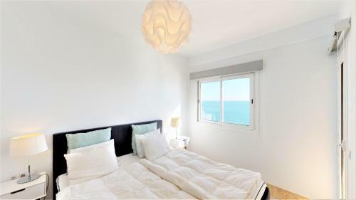 Olimpo - Fuengirola Beachfront Newly Renovated Apartment
