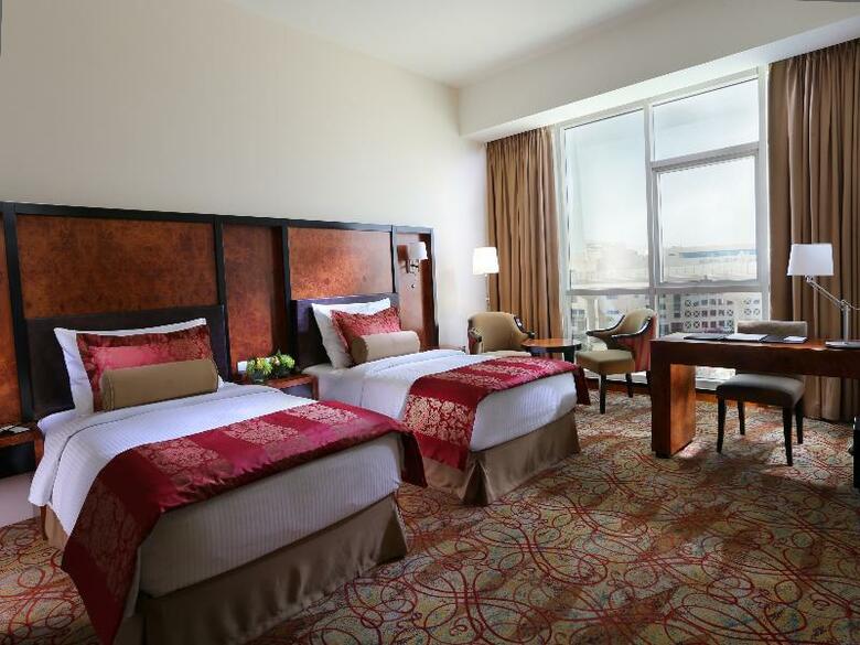 Hotel Millennium Airport