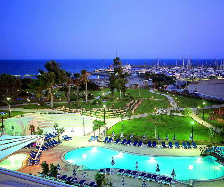 Hotel St Raphael Resort