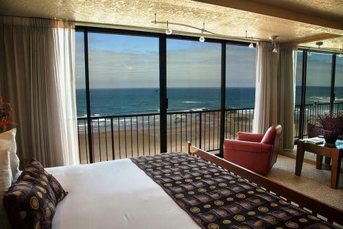 Inn At Spanish Head Resort Hotel