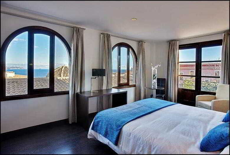 Pueblo Acantilado Suites