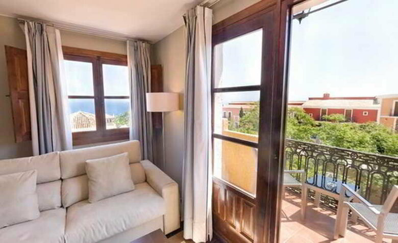 Pueblo Acantilado Suites