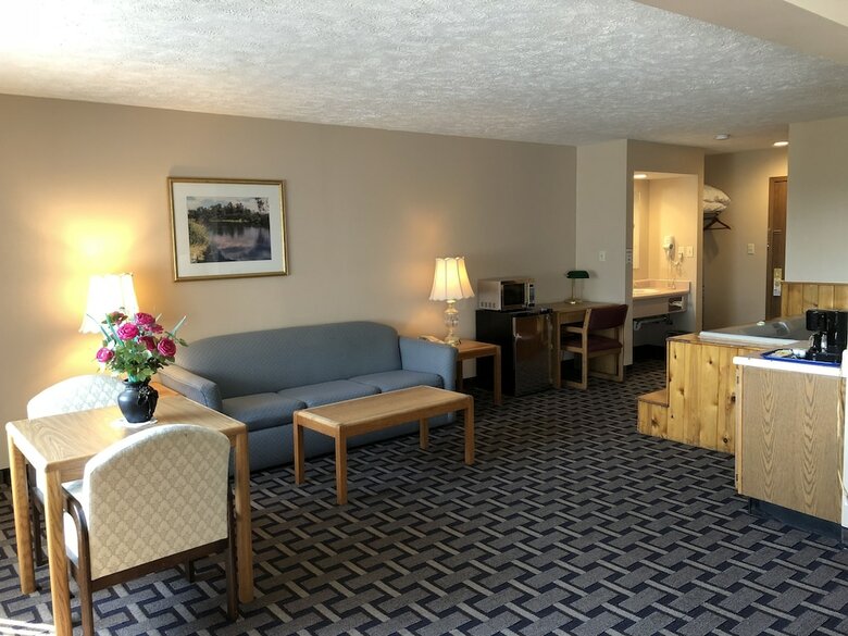 Hotel Sky Lodge Inn & Suites - Delavan