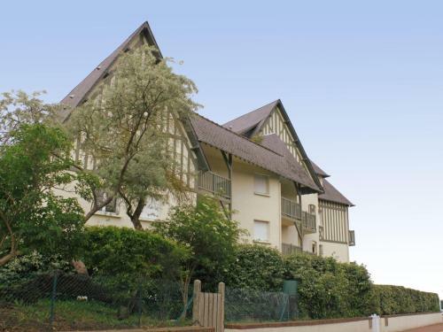 Apartment Castel Morny