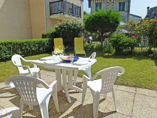 Apartment Castel Morny