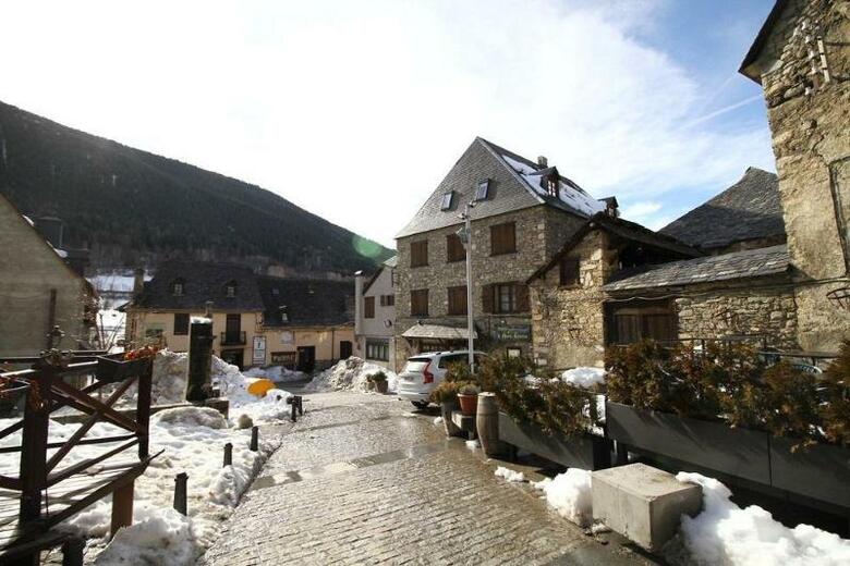 Sn� Apartamentos Mont Romies - Unhola