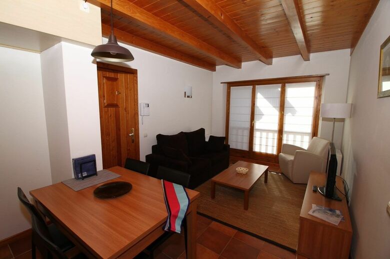 Sn� Apartamentos Mont Romies - Unhola