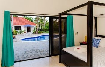 Hostal Garden By The Sea