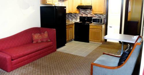 Motel Sullivan Trail Inn & Suites