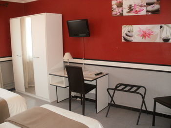 Hotel H�tel Du Tricastin