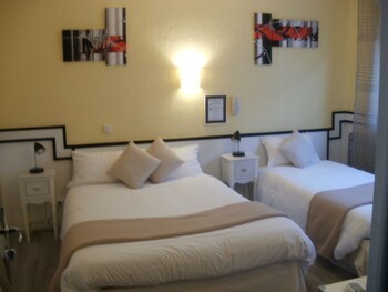 Hotel H�tel Du Tricastin