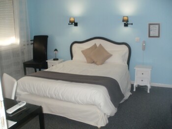Hotel H�tel Du Tricastin