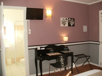 Hotel H�tel Du Tricastin