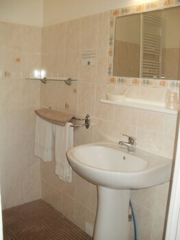 Hotel H�tel Du Tricastin