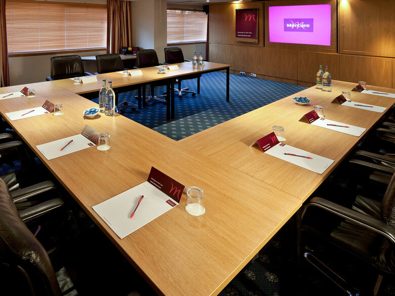 Hotel Mercure Livingston