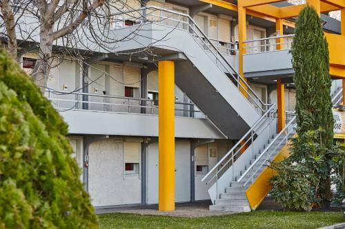 Hotel Premiere Classe Avignon Parc Des Expositions