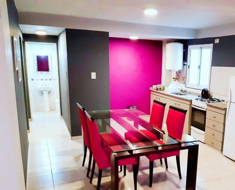 Hotel Emelsuites