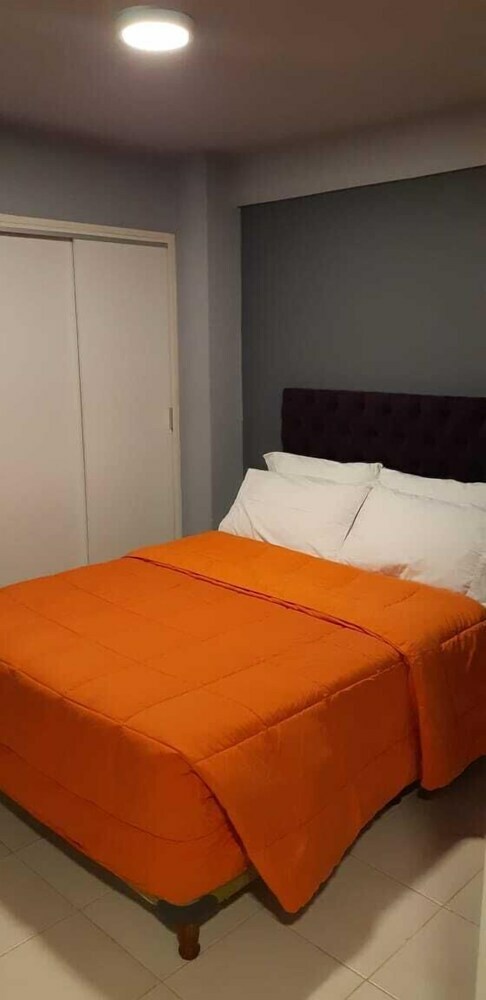 Hotel Emelsuites
