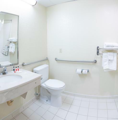 Hotel Baymont Inn & Suites