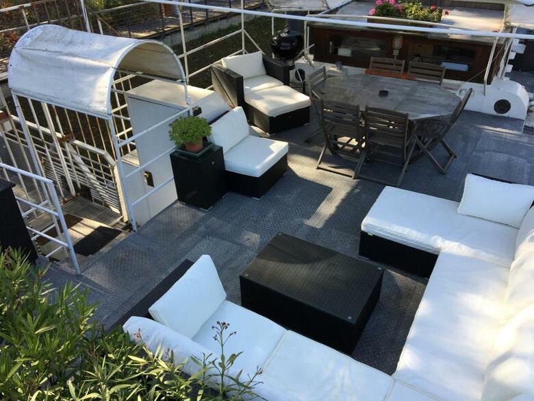 Hotel Boat For Guest