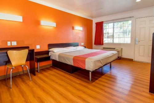 Motel 6 Garden Grove
