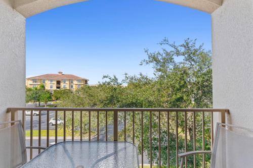 Apartamento 5000 Cayview Avenue 301
