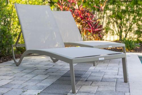 Comfy Modern House W Pool Perfect Location