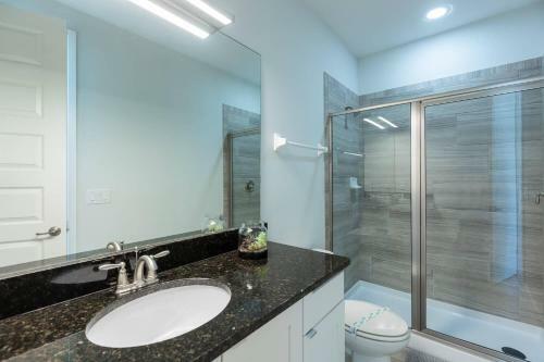 Comfy Modern House W Pool Perfect Location