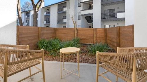 Modern Apartment In Prime Location Id9246x31
