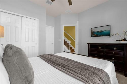 4 Bedrooms- 3 Bathrooms- Serenity 1521 Rc