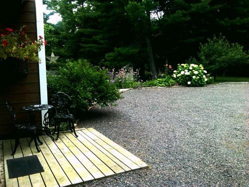 Laughing Waters Bed & Breakfast And Vacation Rental