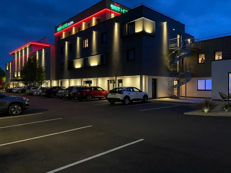 Brit Hotel Du Parc - Foug�res