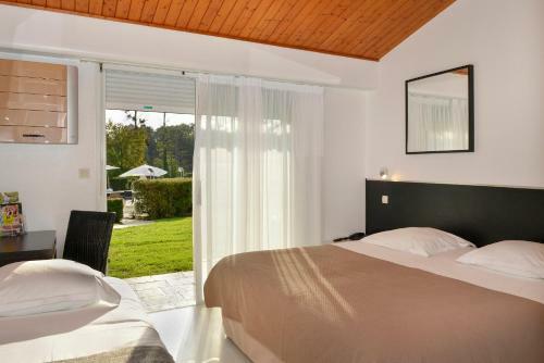 Hotel H�tel Val De Vienne