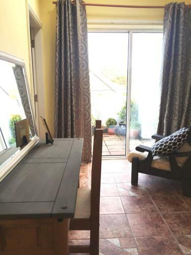 Bed & Breakfast Errismore House