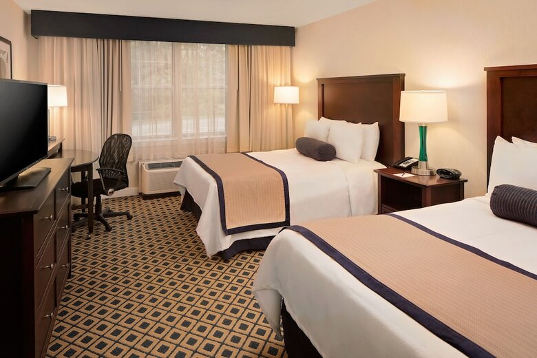 Hotel Westford Regency Inn & Conference Center