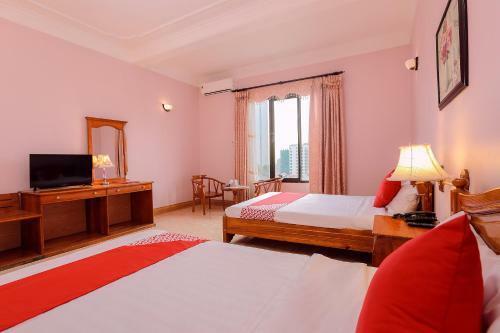 Entity Hotel