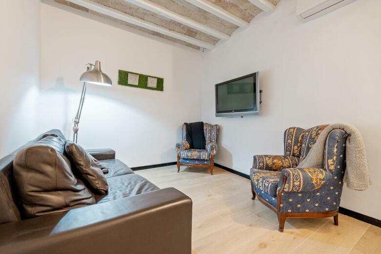 Hauzify I Novavila Centre Rooms