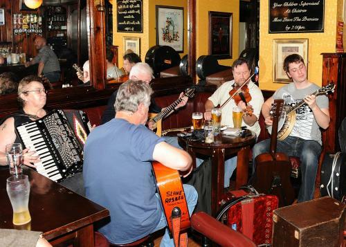 Bed & Breakfast Bugler Doyles Bar & Townhouse