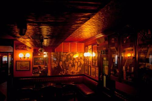 Bed & Breakfast Bugler Doyles Bar & Townhouse