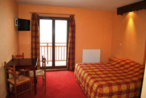 Hotel H�tel Les M�l�zes