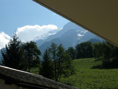 Hotel H�tel Les M�l�zes