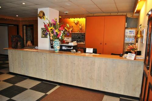 Hotel H�tel Les M�l�zes