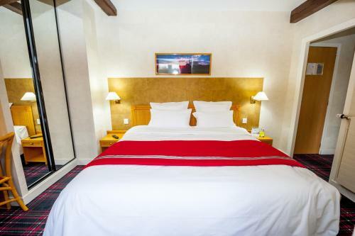 Hotel Au Relais Du Gu� De Selle
