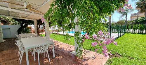 Angeles Beach II By Ele Apartments