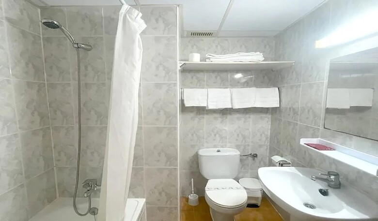 Aparthotel Midi 3000