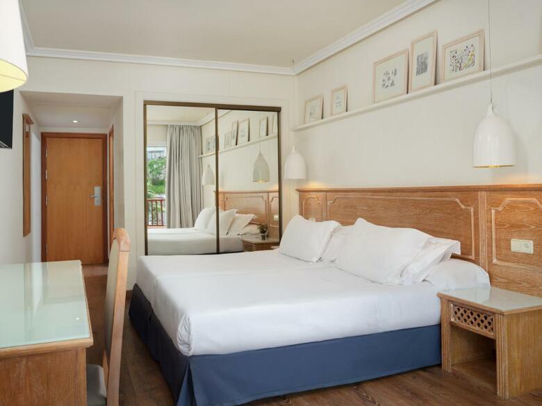 Hotel H10 Mediterranean Village