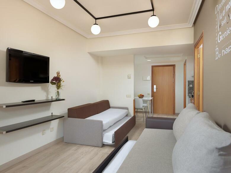 Hotel H10 Mediterranean Village